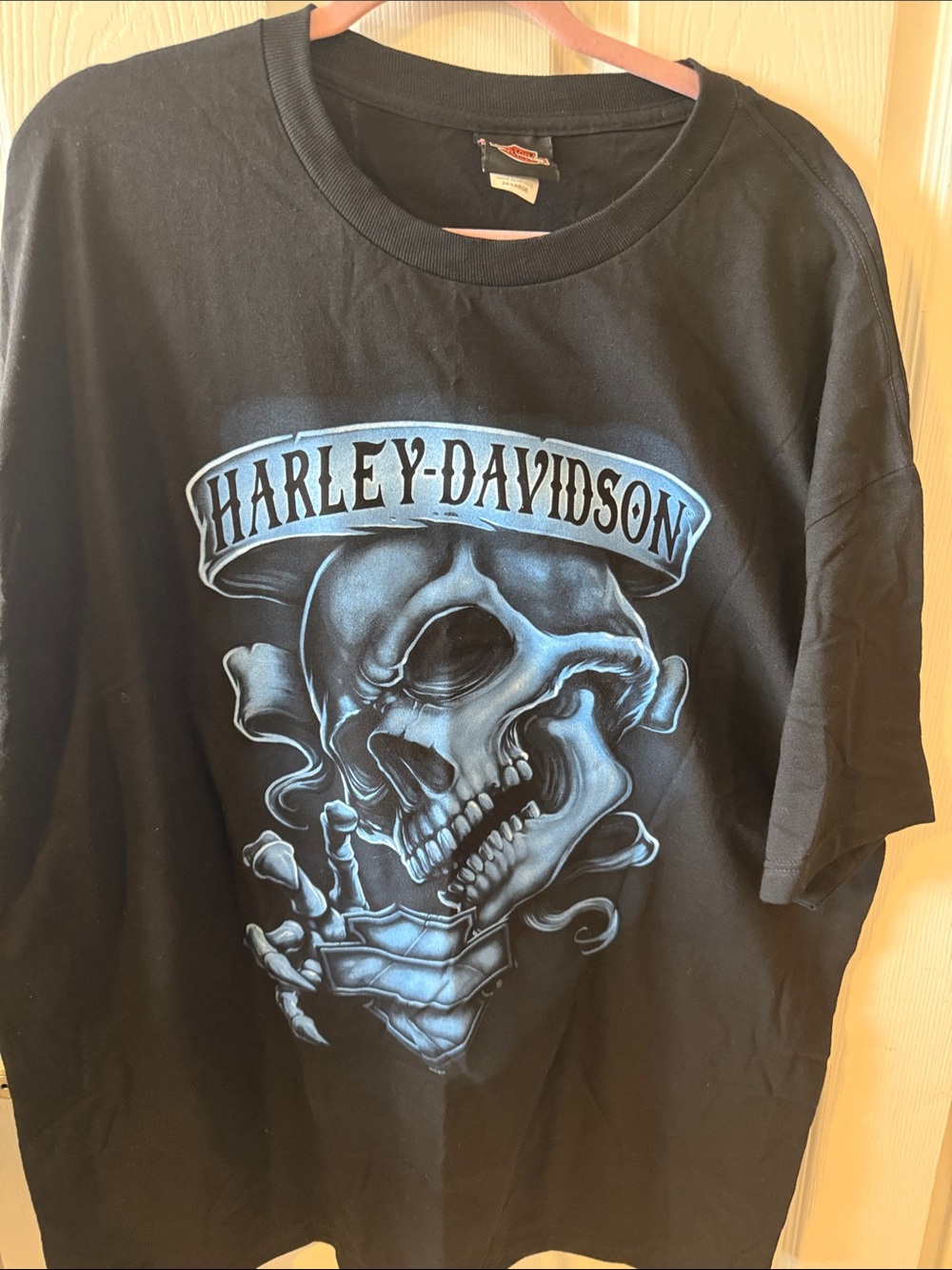 Harley-Davidson Black Tee with Blue Skull Graphic